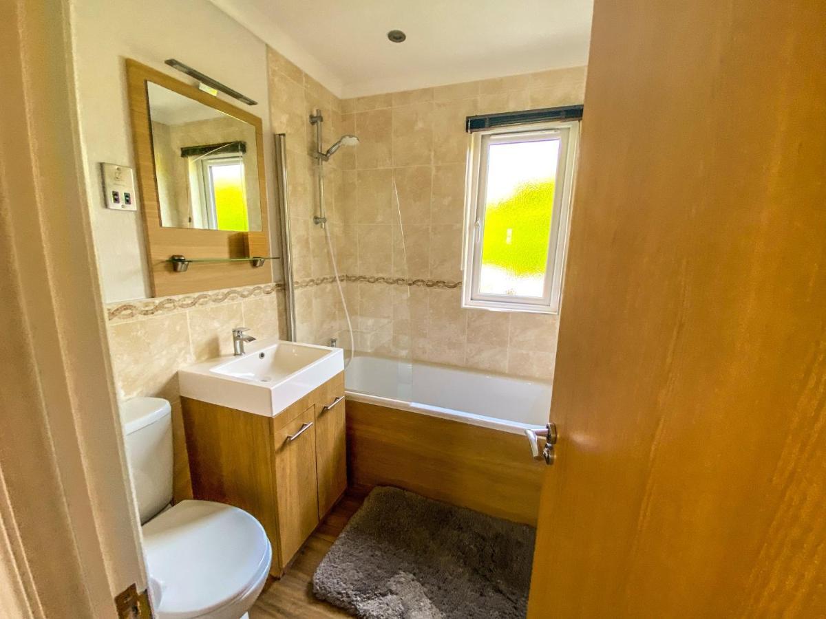 Immaculate 3-Bedroom Private Lodge Near Йорк Екстер'єр фото